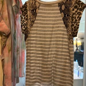 1x snakeskin arm, detail, cotton, fully stretchy comfortable